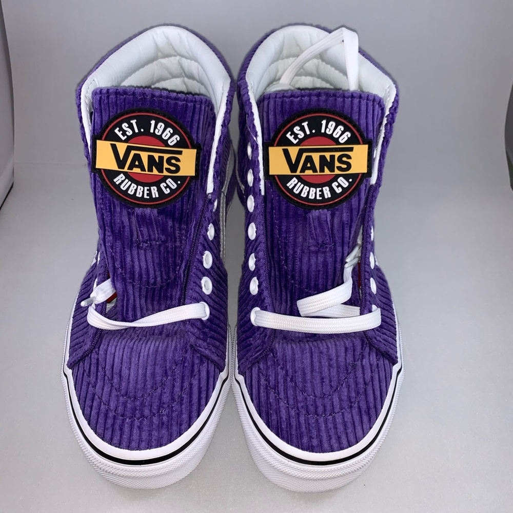 VANS. brand new in the box.  Size 5.5 men.